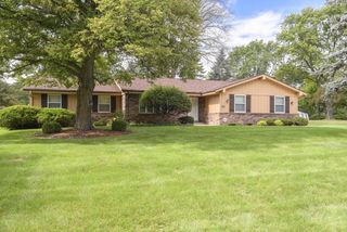2885 S 126th STREET, New Berlin, WI 53151