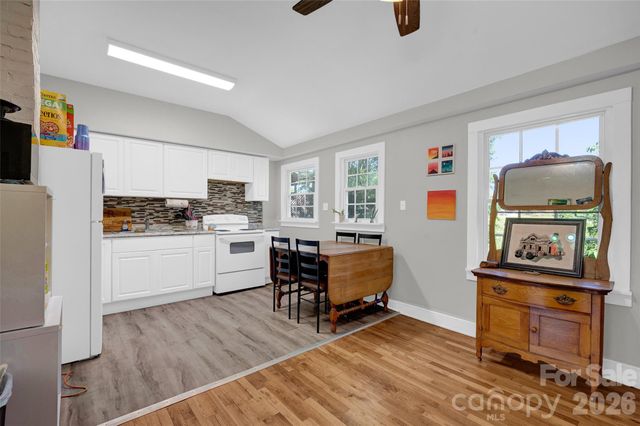 723 F Avenue SE, Hickory, NC 28602