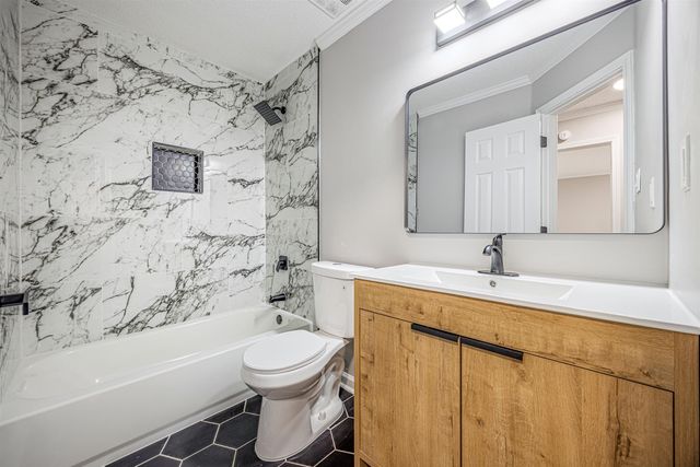 3082 WOODLAND CREST DR, Lakeland, TN 38002