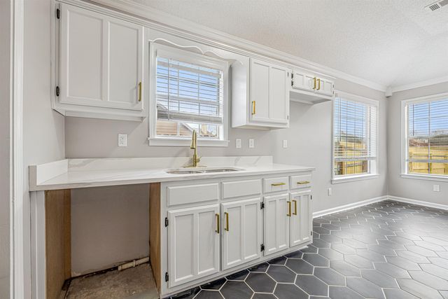 3082 WOODLAND CREST DR, Lakeland, TN 38002