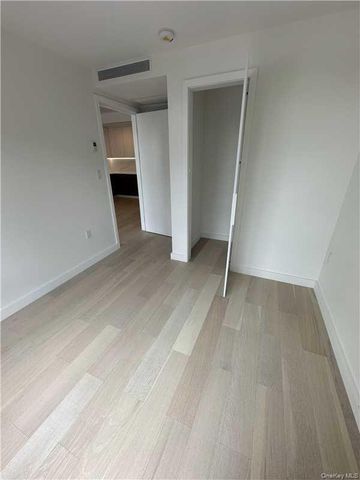 144-49 Northern Boulevard 520, Flushing, NY 11354
