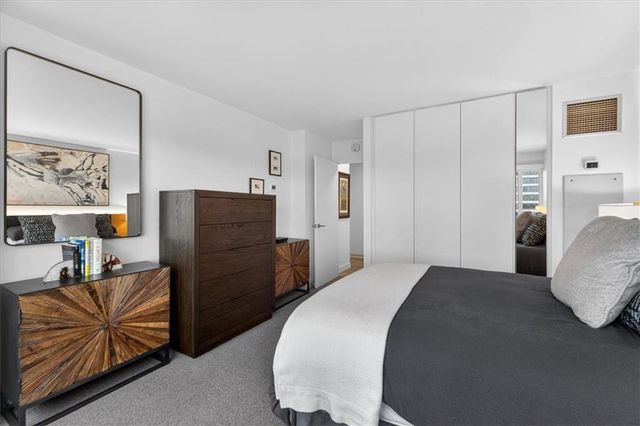 2510 Grand Boulevard 1102, Kansas City, MO 64108