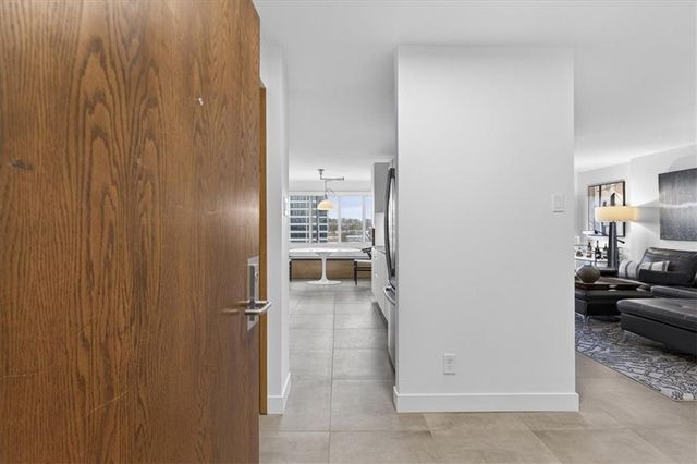 2510 Grand Boulevard 1102, Kansas City, MO 64108