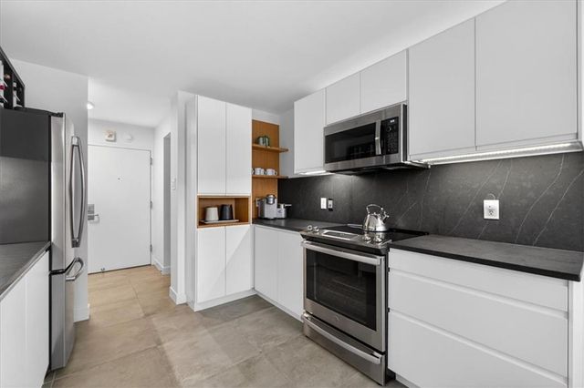 2510 Grand Boulevard 1102, Kansas City, MO 64108