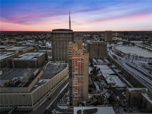 2510 Grand Boulevard 1102, Kansas City, MO 64108