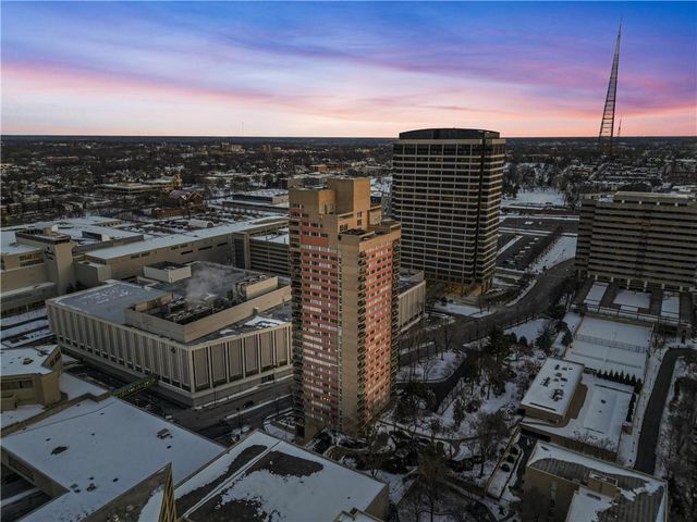 2510 Grand Boulevard 1102, Kansas City, MO 64108