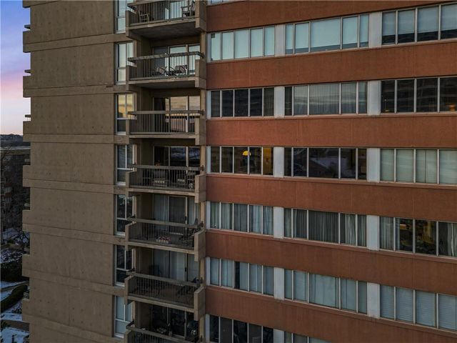 2510 Grand Boulevard 1102, Kansas City, MO 64108