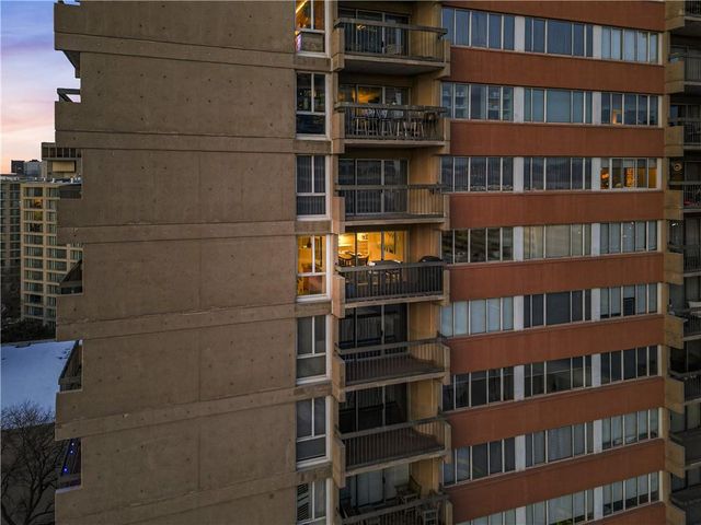 2510 Grand Boulevard 1102, Kansas City, MO 64108