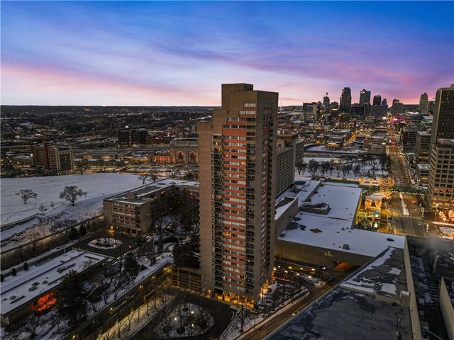 2510 Grand Boulevard 1102, Kansas City, MO 64108