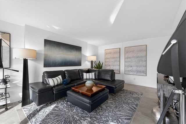 2510 Grand Boulevard 1102, Kansas City, MO 64108