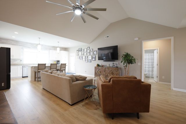 504 Buford Johnson Rd, La Vergne, TN 37086