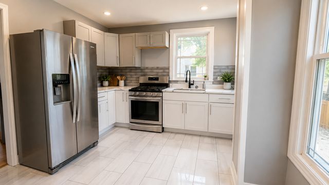 7527 S Stewart Avenue 1, Chicago, IL 60620