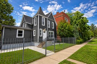 7527 S Stewart Avenue 1, Chicago, IL 60620