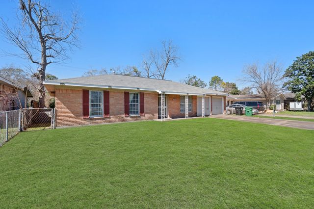 12214 Hillcroft Avenue, Houston, TX 77035