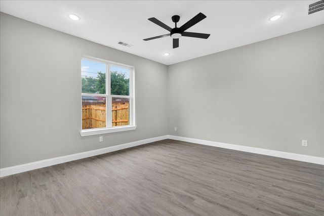 808 Premier, Grand Prairie, TX 75051