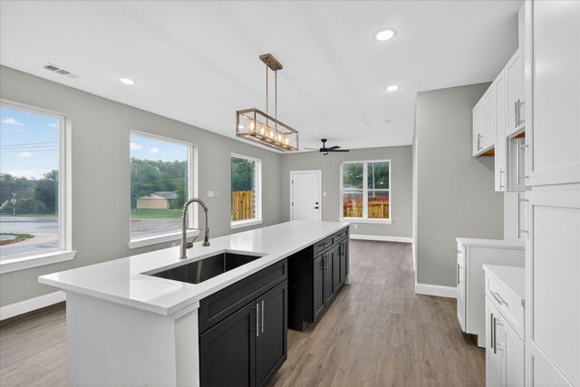808 Premier, Grand Prairie, TX 75051