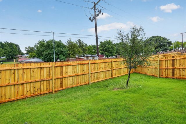 808 Premier, Grand Prairie, TX 75051