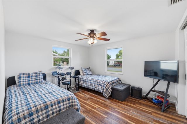 39502 9TH AVENUE, Zephyrhills, FL 33542