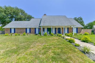 1523 19th Avenue N, Texas City, TX 77590