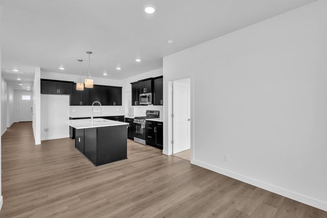 1231 N High Desert Dr, Deer Park, WA 99006