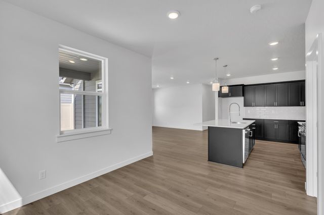 1231 N High Desert Dr, Deer Park, WA 99006