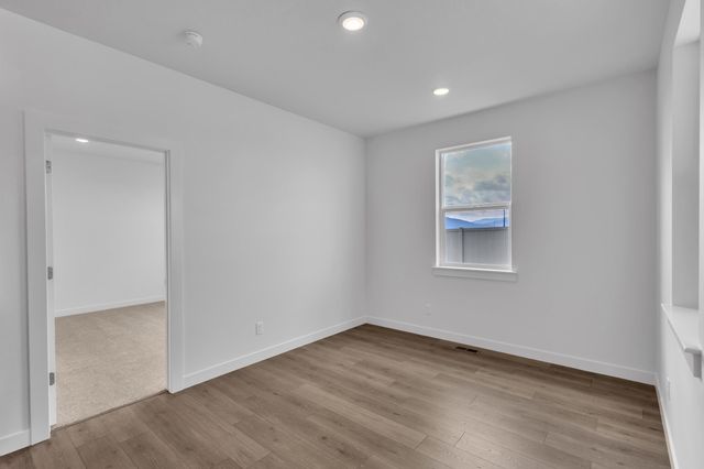 1231 N High Desert Dr, Deer Park, WA 99006