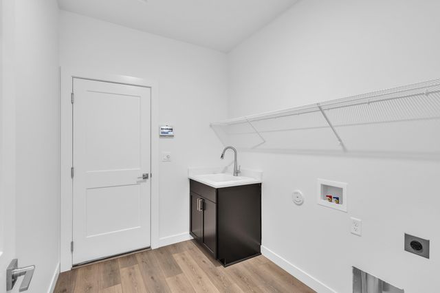 1231 N High Desert Dr, Deer Park, WA 99006