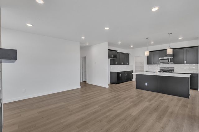 1231 N High Desert Dr, Deer Park, WA 99006