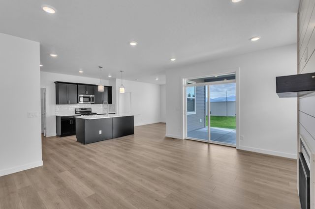 1231 N High Desert Dr, Deer Park, WA 99006