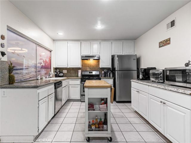 2216 Sequoia, Simi Valley, CA 93063