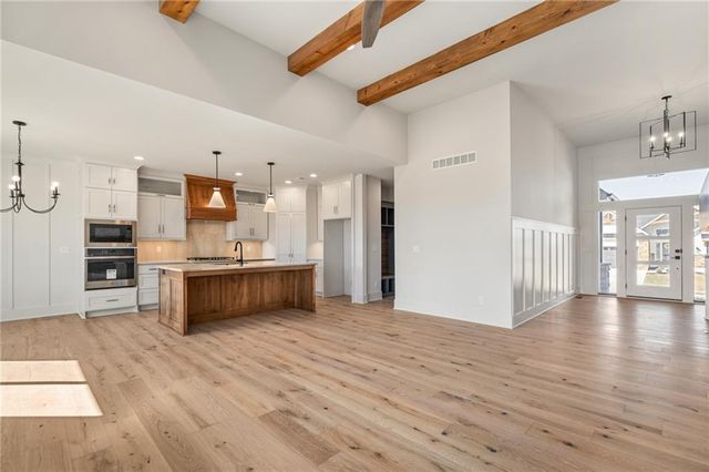 1401 Kintyre Court, Raymore, MO 64083