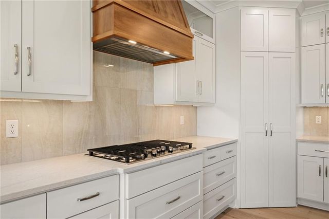 1401 Kintyre Court, Raymore, MO 64083