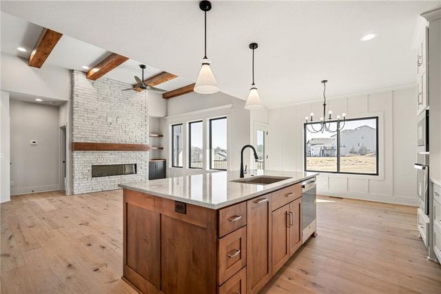 1401 Kintyre Court, Raymore, MO 64083