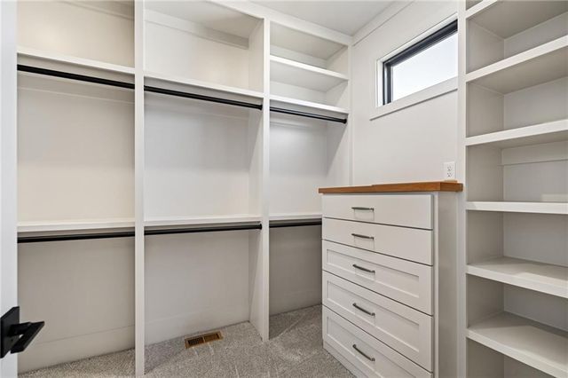 1401 Kintyre Court, Raymore, MO 64083