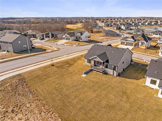 1401 Kintyre Court, Raymore, MO 64083