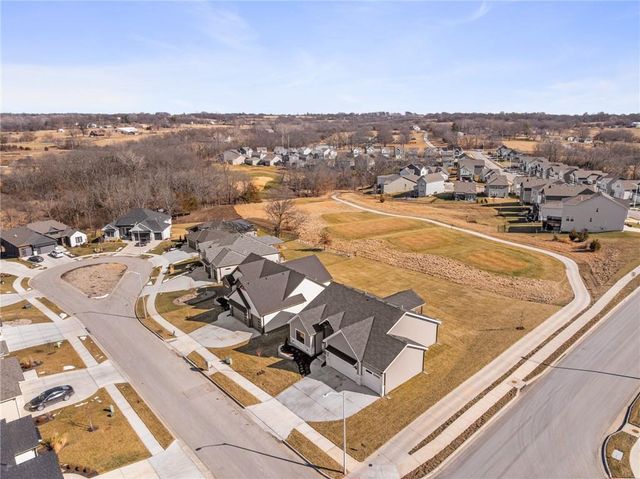 1401 Kintyre Court, Raymore, MO 64083