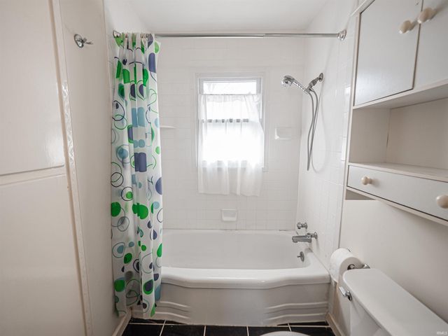 3005 Jefferson Avenue, Evansville, IN 47714