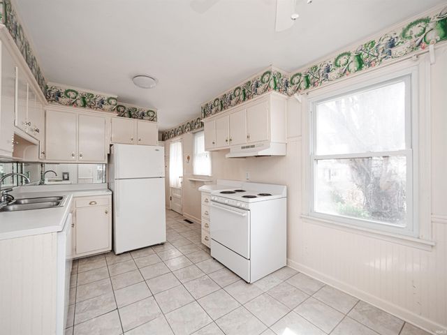 3005 Jefferson Avenue, Evansville, IN 47714