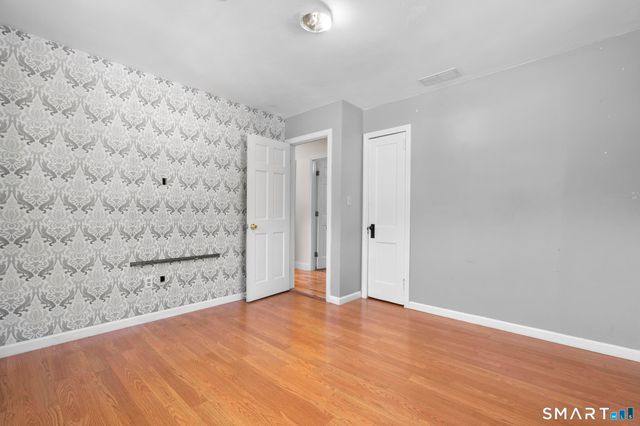 15 Inwood Drive, Naugatuck, CT 06770