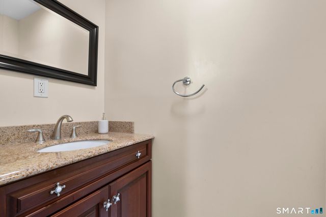 15 Inwood Drive, Naugatuck, CT 06770
