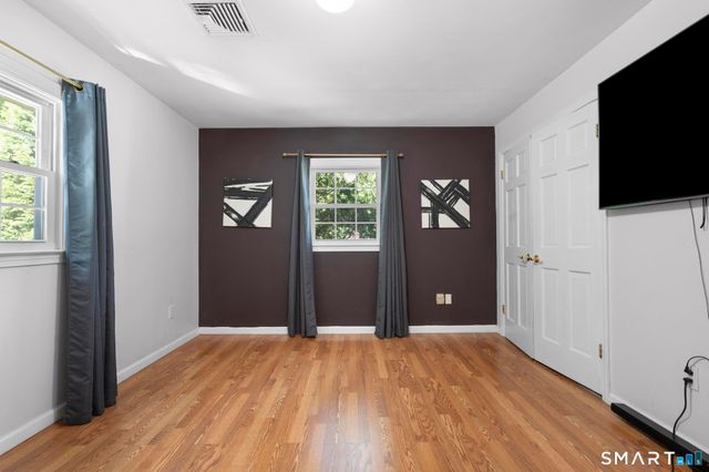 15 Inwood Drive, Naugatuck, CT 06770
