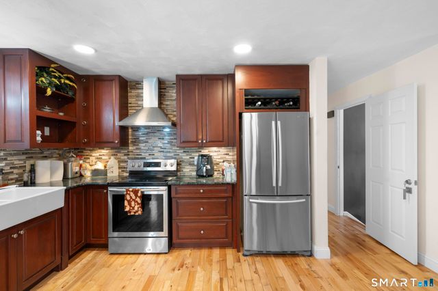 15 Inwood Drive, Naugatuck, CT 06770