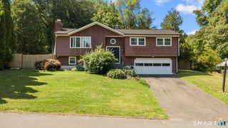 15 Inwood Drive, Naugatuck, CT 06770