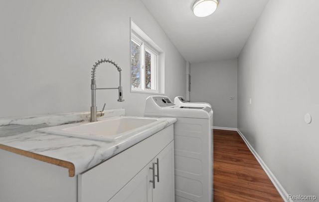 28426 Chatham Road, Grosse Ile Township, MI 48138