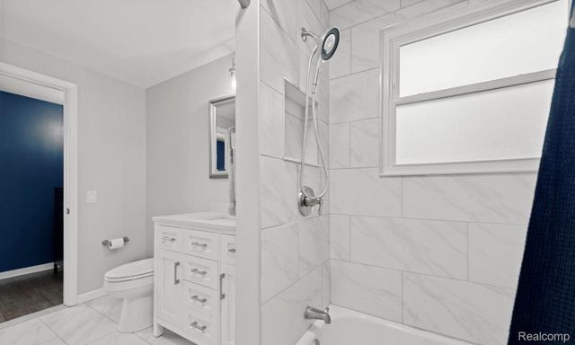 28426 Chatham Road, Grosse Ile Township, MI 48138