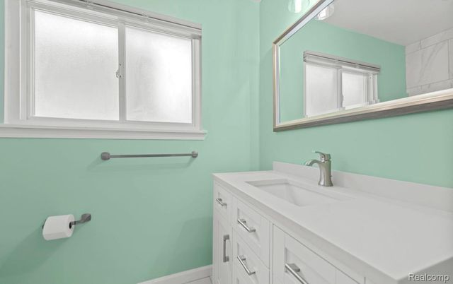 28426 Chatham Road, Grosse Ile Township, MI 48138