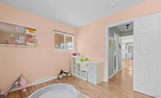 28426 Chatham Road, Grosse Ile Township, MI 48138