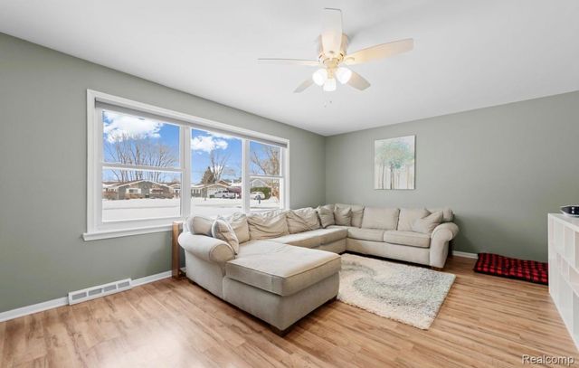 28426 Chatham Road, Grosse Ile Township, MI 48138