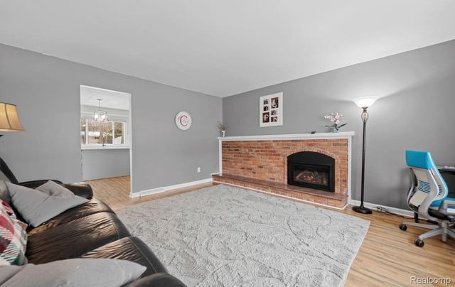 28426 Chatham Road, Grosse Ile Township, MI 48138