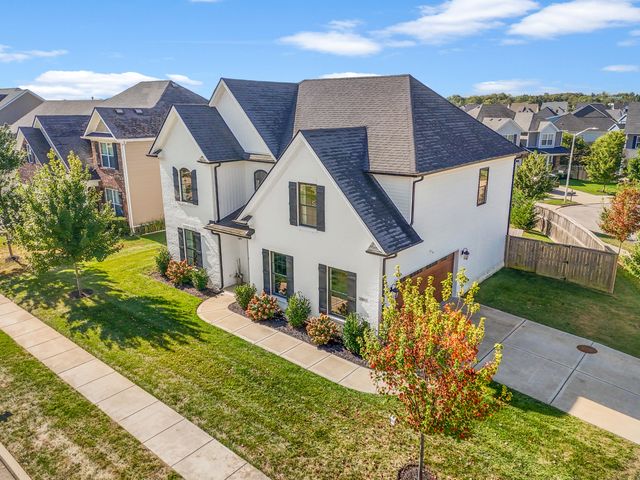 2002 Covington Drive, Lexington, KY 40509